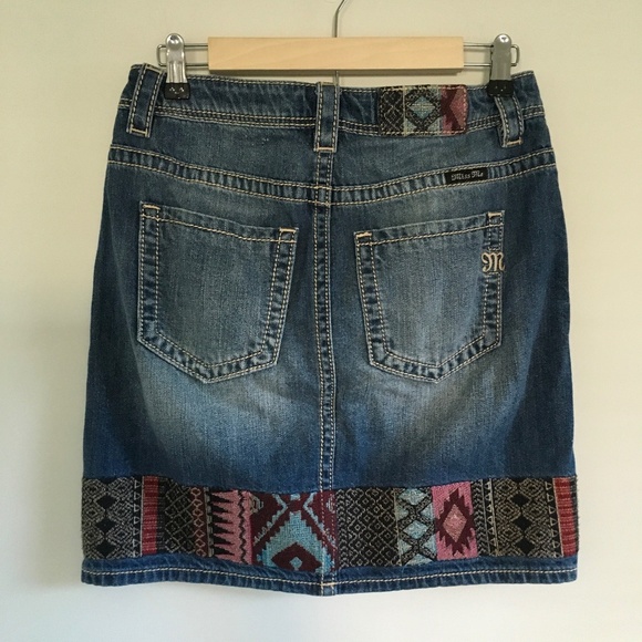 Miss Me High Rise Jean Skirt Southwestern Embroidered Aztec Cotton Denim Size 28 - Picture 1 of 15